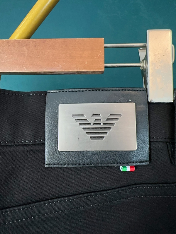 ブランドジーンズ全体デザイン